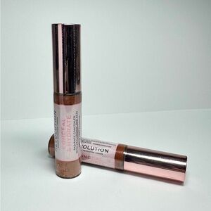 Pair of Revolution Conceal & Hydrate Concealer - C13
